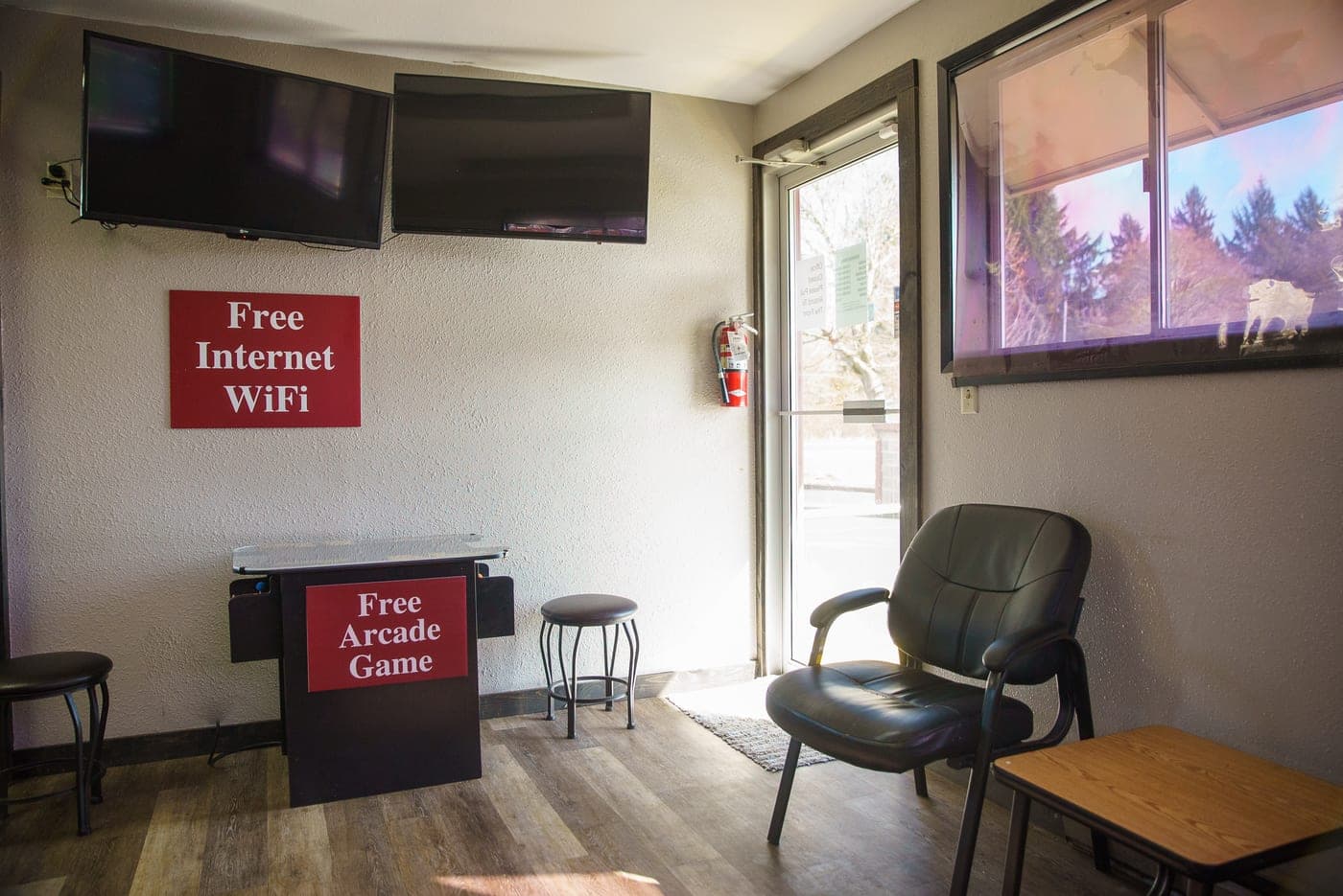 Free WiFi and arcade game in the South Aberdeen waiting area